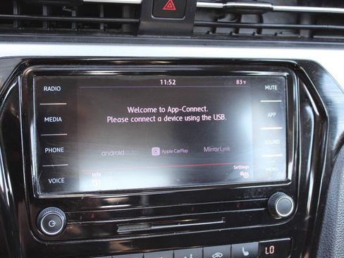 Used 2021 Volkswagen Passat 2.0T SE FWD image 21