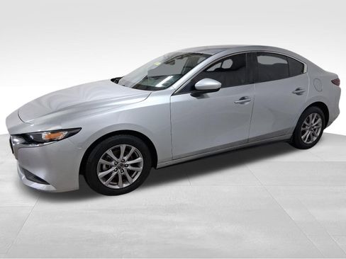 Used 2019 MAZDA MAZDA3 Sedan FWD image 1