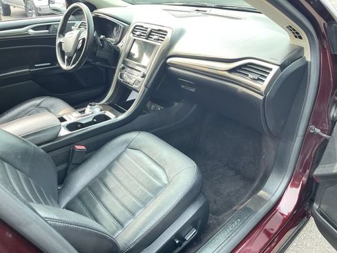 Used 2017 Ford Fusion SE w/ Fusion SE Technology Package FWD image 29