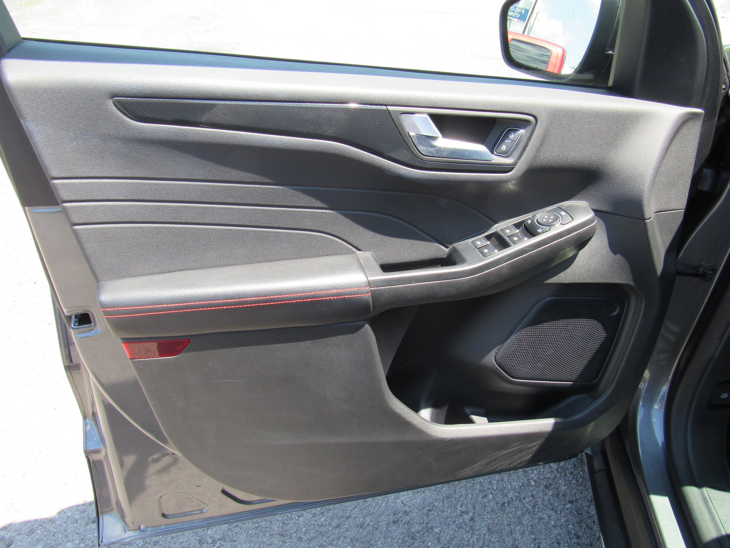 Used 2024 Ford Escape ST-Line w/ Tech Pack #1 AWD/4WD image 14
