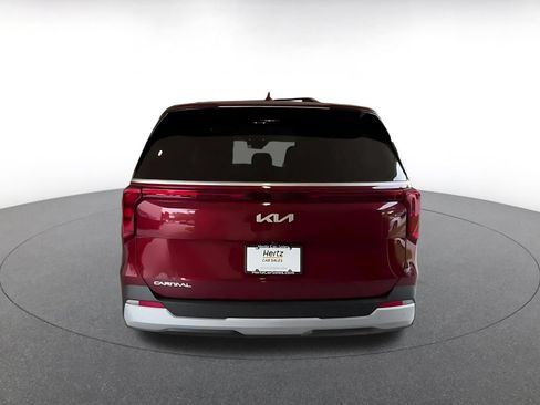 Used 2026 Kia Carnival FWD image 12