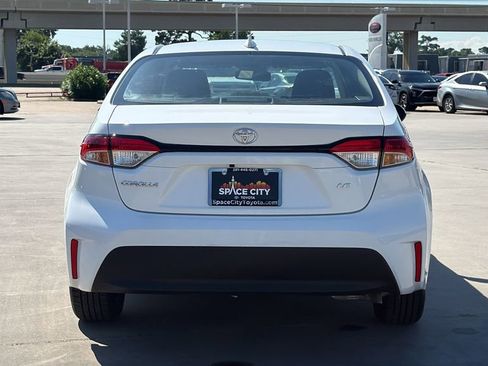 Used 2026 Toyota Corolla LE FWD image 4