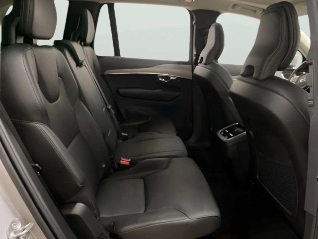 Used 2025 Volvo XC90 B5 Core AWD/4WD image 62