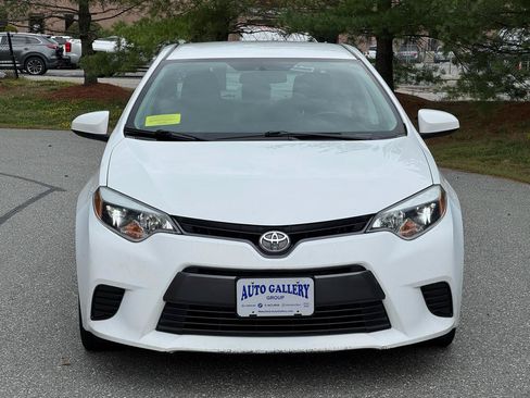 Used 2016 Toyota Corolla LE FWD image 2