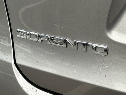 Used 2016 Kia Sorento EX image 25