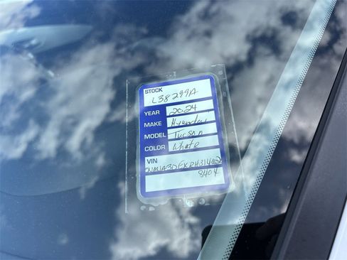 Certified 2024 Hyundai Tucson SE image 11
