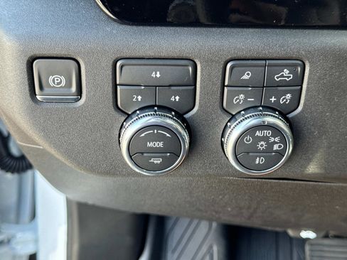 New 2025 GMC Sierra 2500 SLE w/ SLE Value Package; image 18