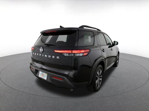 Used 2025 Nissan Pathfinder SV FWD image 8