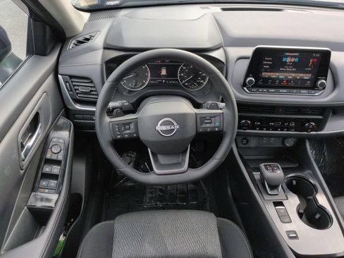 Certified 2026 Nissan Rogue SV FWD image 16