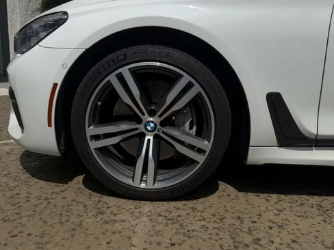 Used 2019 BMW 750i w/ Autobahn Package RWD image 6