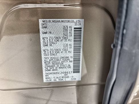 Used 2025 Nissan Pathfinder Platinum w/ Cargo Package FWD image 29