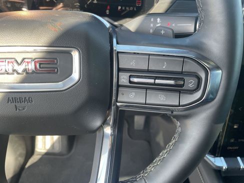 Used 2025 GMC Acadia Elevation image 15