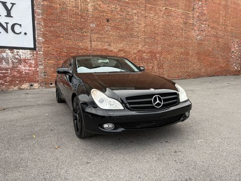 Used 2009 Mercedes-Benz CLS 550 image 2