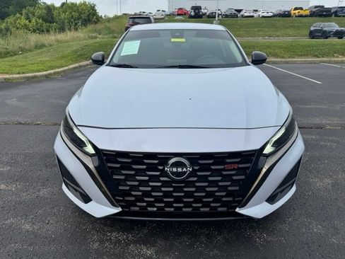 Used 2023 Nissan Altima 2.5 SR FWD image 8