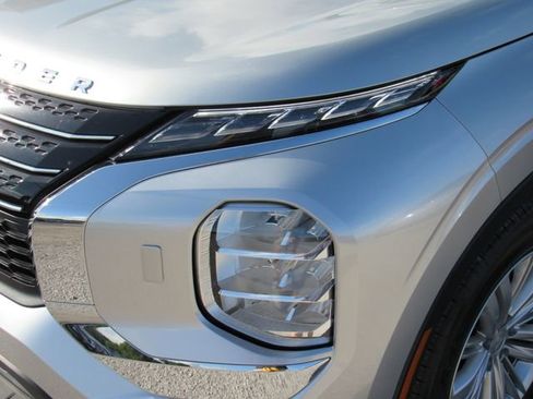 New 2025 Mitsubishi Outlander ES AWD/4WD image 10
