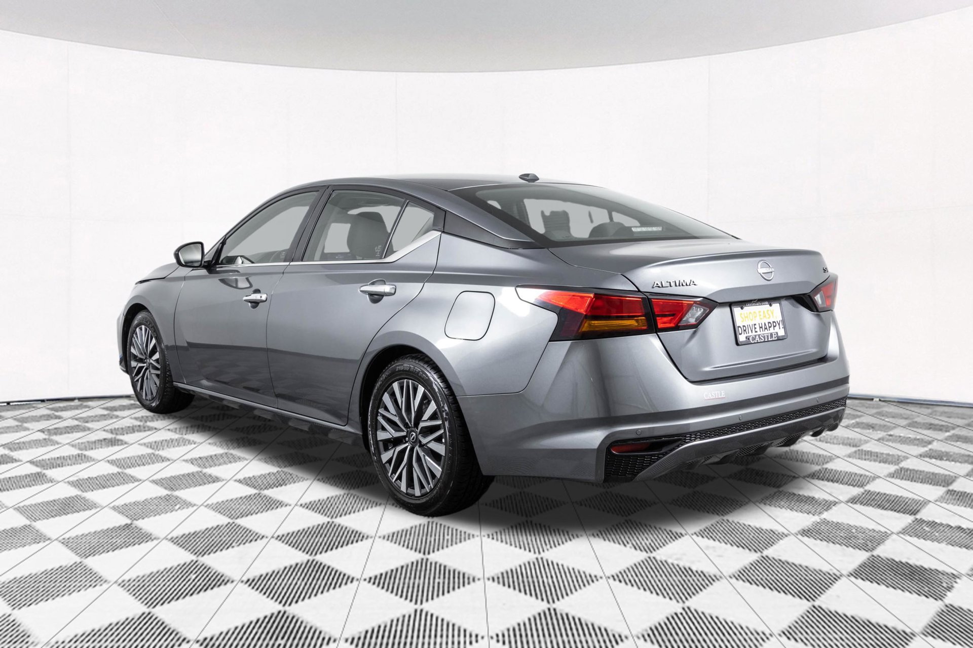 Used 2024 Nissan Altima 2.5 SV FWD image 16