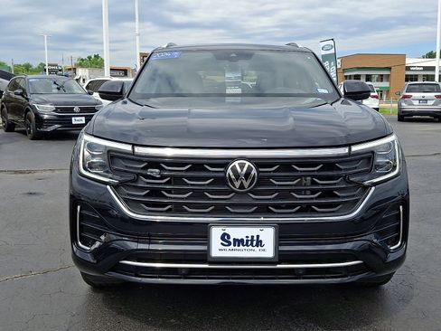 Certified 2024 Volkswagen Atlas Cross Sport SEL R-Line AWD/4WD image 2