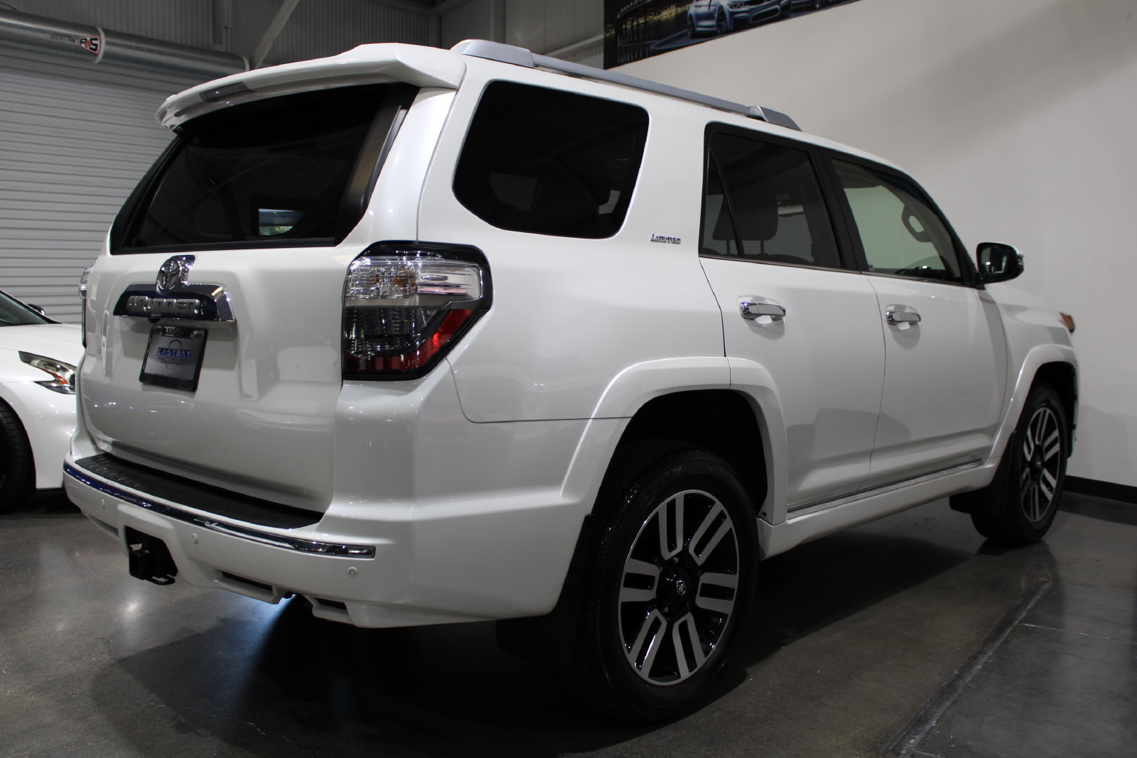Used 2023 Toyota 4Runner Limited AWD/4WD image 9