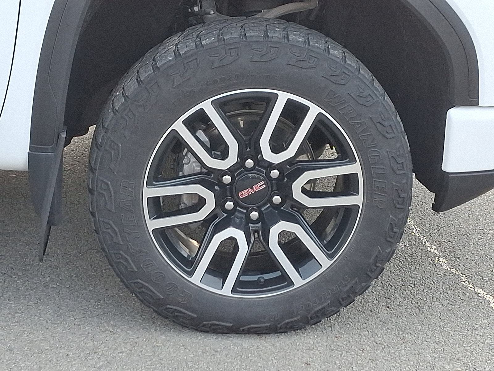 Certified 2023 GMC Sierra 1500 AT4 w/ AT4 Preferred Package AWD/4WD image 8