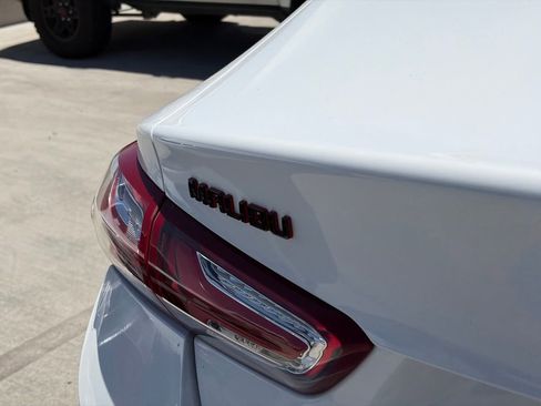 Used 2022 Chevrolet Malibu LT w/ Redline Edition FWD image 4