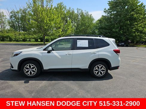 Used 2022 Subaru Forester Premium AWD/4WD image 1