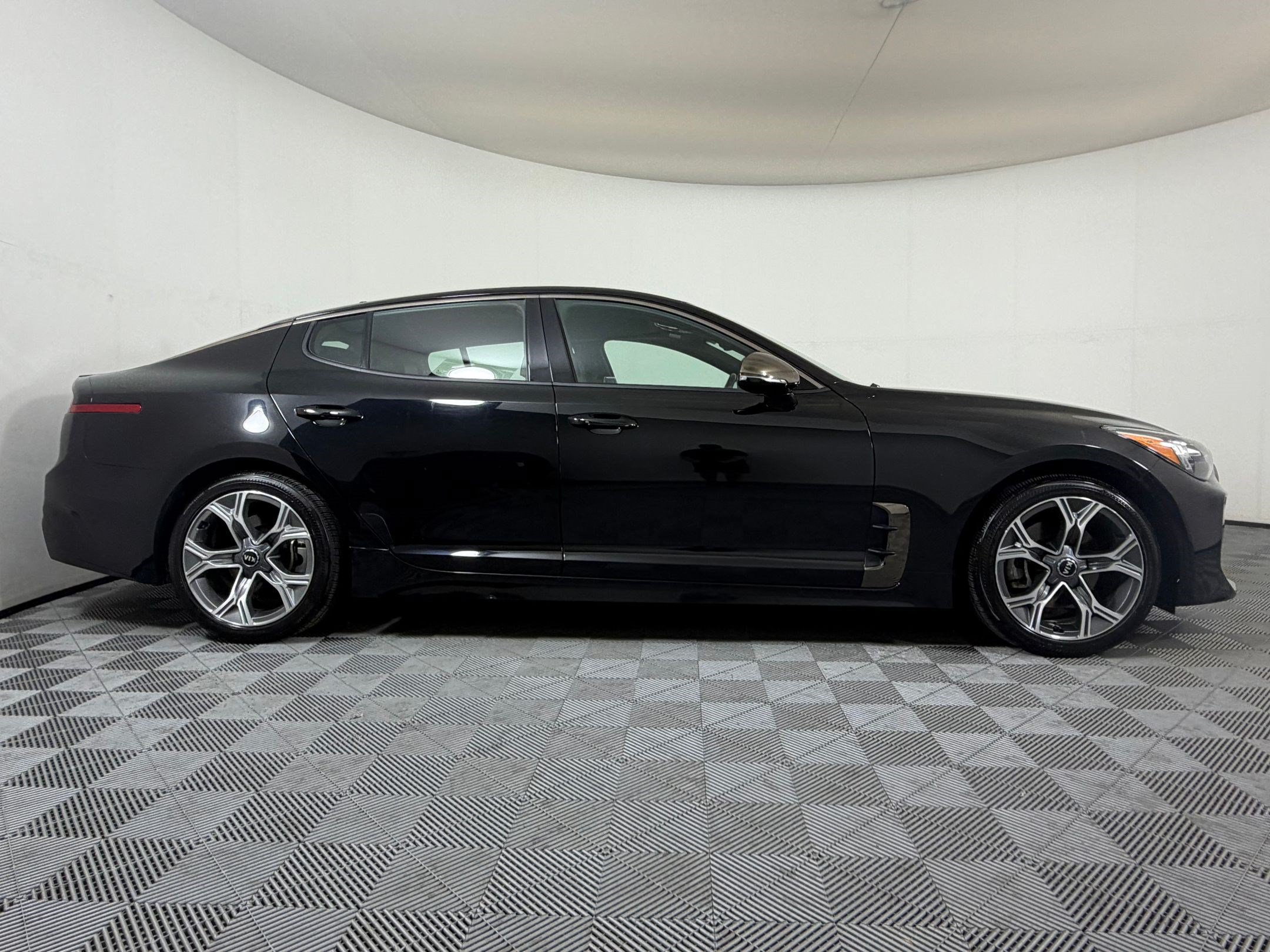 Used 2021 Kia Stinger GT-Line w/ Sun & Sound Package AWD/4WD image 8