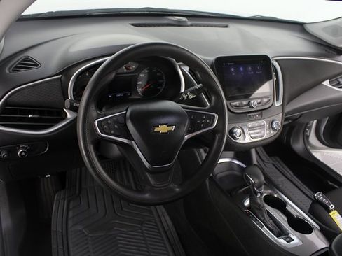 Used 2022 Chevrolet Malibu LT image 8