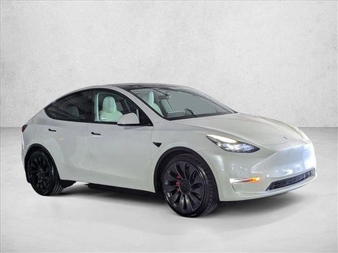 Used 2021 Tesla Model Y Performance image 3