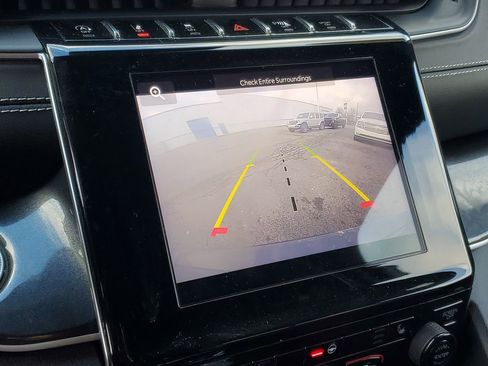 Used 2021 Jeep Grand Cherokee L Altitude image 16