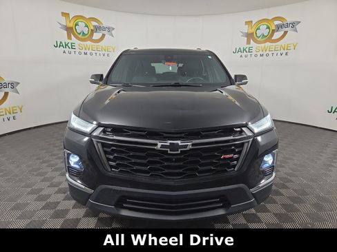 Used 2023 Chevrolet Traverse RS image 3