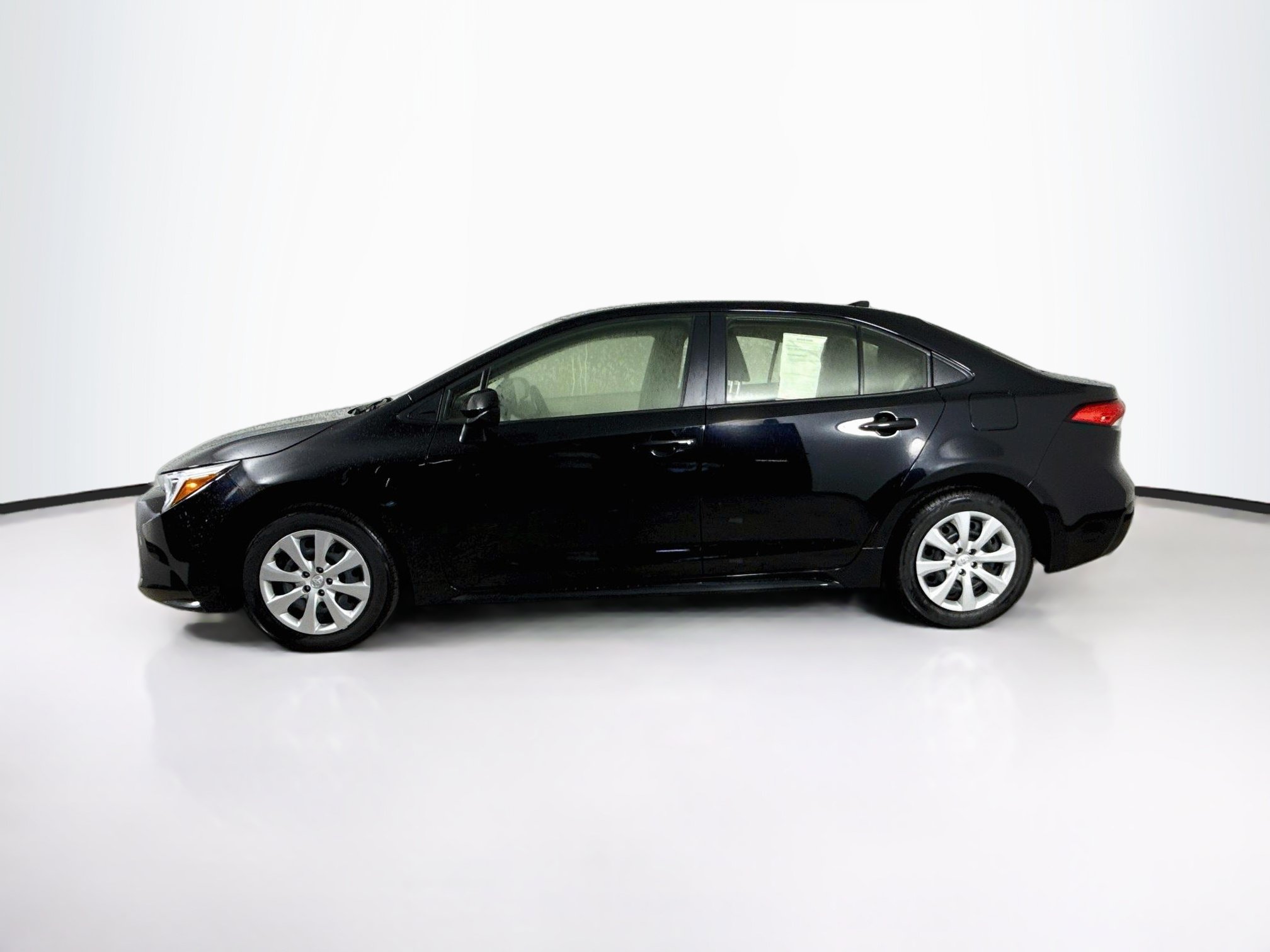 Used 2026 Toyota Corolla LE FWD image 7