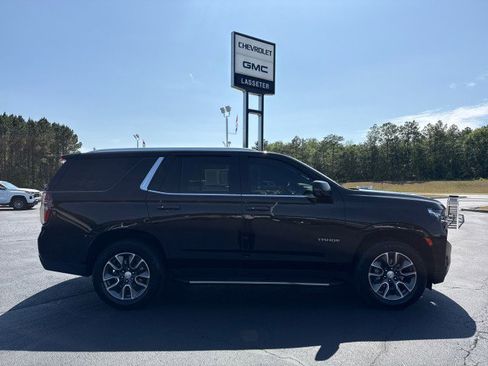 Used 2023 Chevrolet Tahoe LT w/ Luxury Package RWD image 2