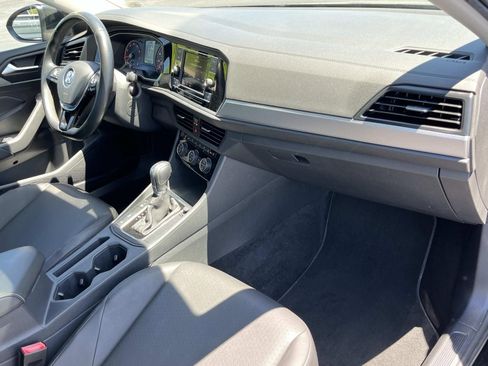 Used 2019 Volkswagen Jetta SE FWD image 24