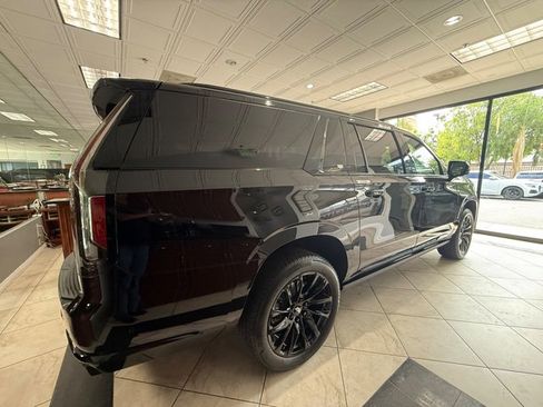 Used 2024 Cadillac Escalade ESV Sport Platinum w/ LPO, ONYX Package image 5