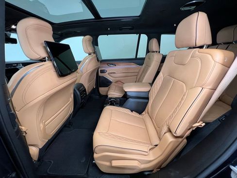 Used 2024 Jeep Grand Cherokee L Summit image 5