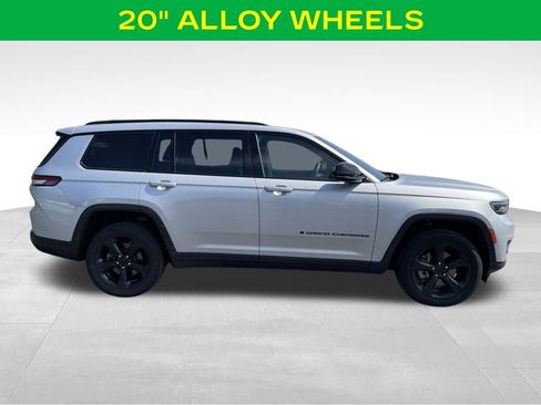 Used 2023 Jeep Grand Cherokee L Laredo AWD/4WD image 6
