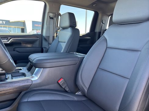 New 2026 GMC Sierra 1500 SLT w/ SLT Premium Package image 10