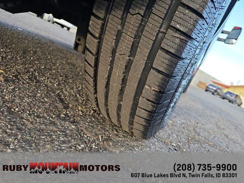 Used 2017 Ford Transit 150 XL image 9