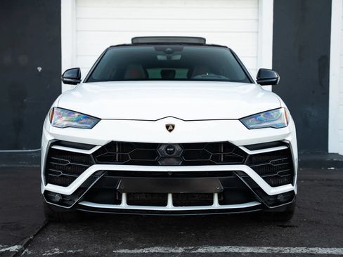 Used 2021 Lamborghini Urus AWD/4WD image 2