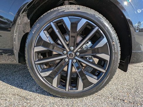 New 2026 Volvo XC60 B5 Ultra w/ Protection Package Premier image 11