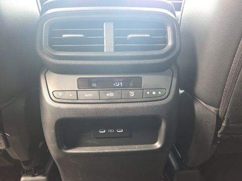 Used 2025 Honda Pilot Touring image 18