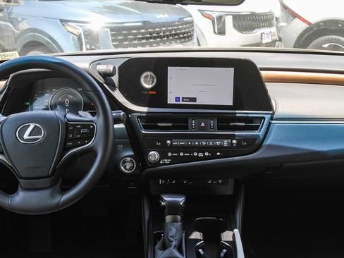 Used 2025 Lexus ES 300h w/ Premium Package FWD image 14
