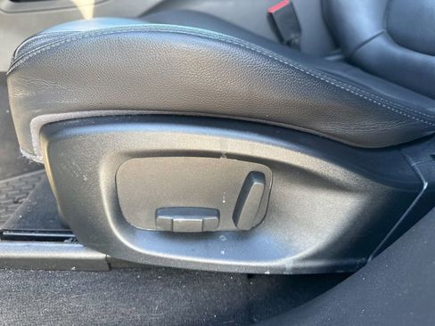 Used 2017 Jaguar F-PACE Premium image 18