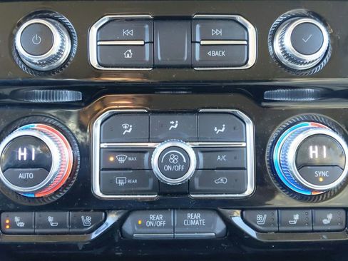 Used 2023 GMC Yukon XL Denali image 26