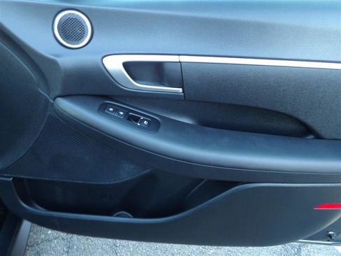 Used 2022 Hyundai Sonata SE image 17