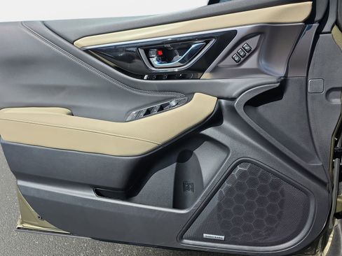 Used 2025 Subaru Outback Limited image 27