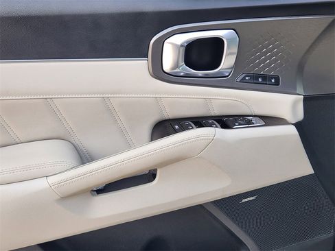 Certified 2023 Kia Sorento SX Prestige image 22