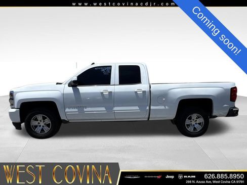 Used 2018 Chevrolet Silverado 1500 LT w/ Trailering Package AWD/4WD image 5