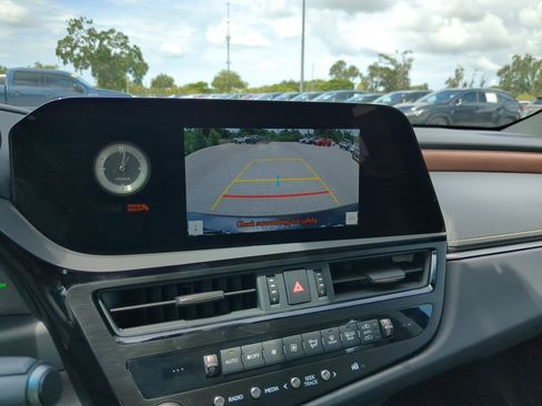 New 2025 Lexus ES 350 w/ Premium Package image 25