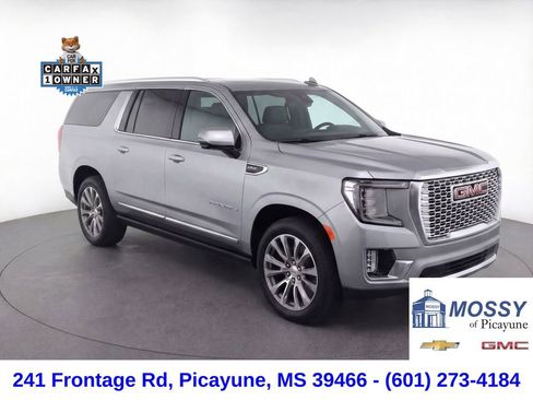 Used 2023 GMC Yukon XL Denali w/ Denali Reserve Package image 9